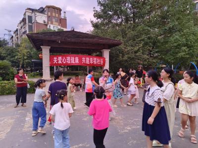 咸宁市心理咨询师协会走进书台社区 用爱搭建亲子心灵桥梁