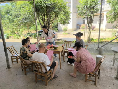 汀泗桥镇黄荆塘村：入户话新风 文明零距离