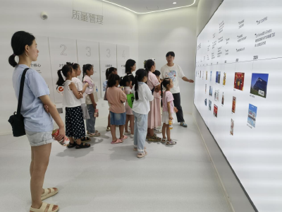 浮山街道银泉社区：探索智趣科技 畅享活力假期