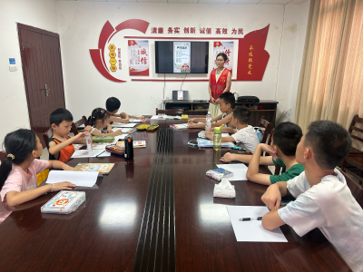 凤凰社区：暑期公益课堂开课，多彩课堂织密假期“安全网”