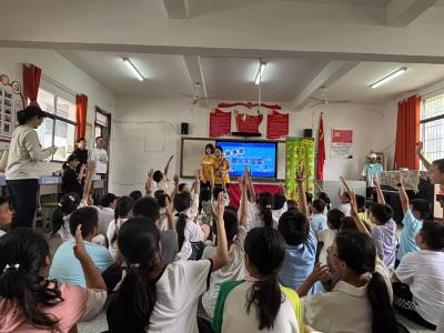 咸安区妇联“素质提升•家风赋能下基层进家庭公益活动走进双溪桥镇中心小学”