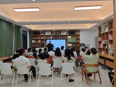 咸安：桂乡人才夜校掀起AI培训热潮