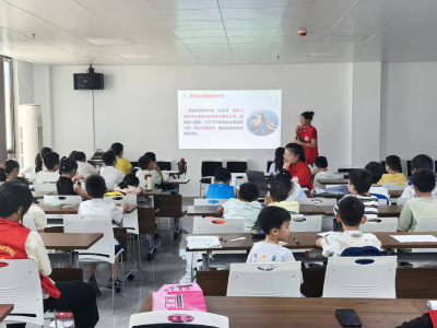 高新社区暑期托管班开展防溺水讲座，筑牢安全防线
