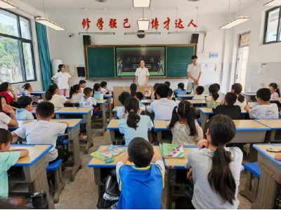 大幕乡常收社区：暑期爱心托管班暖心开班 编织安全快乐“守护网”