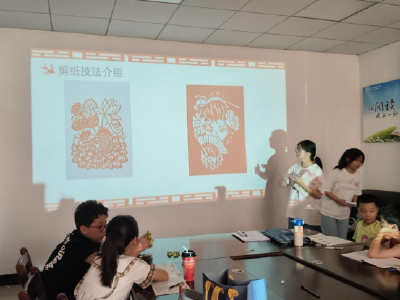 阳光社区：非遗剪纸进社区，传统文化润心田