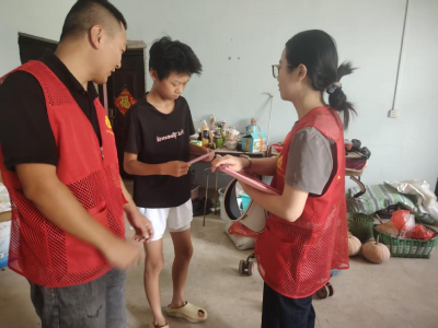 聂家村：选调生入户宣传 筑牢防溺水“安全网”