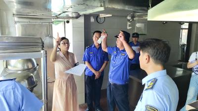 咸安：多部门联合整治餐饮油烟 守护清新空气 
