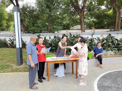 青龙社区“便民服务集市”巧推垃圾分类