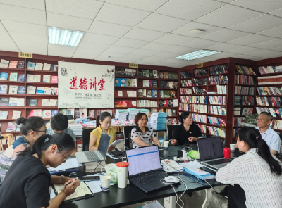 区人大到审计现场调研审计工作