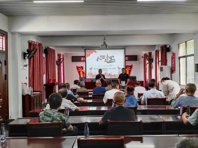 汀泗桥镇聂家村：六年荣光茶话会，新风辩论添活力
