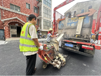 咸宁中天养护公司：推进老旧小区标线改造工程 规范车辆停放管理