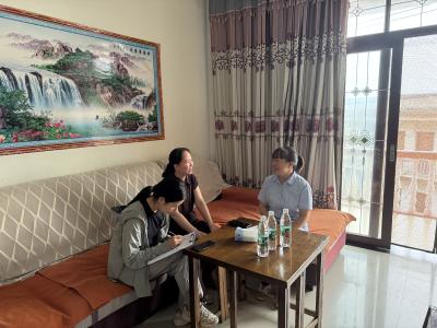 区总工会开展“金秋助学”走访活动