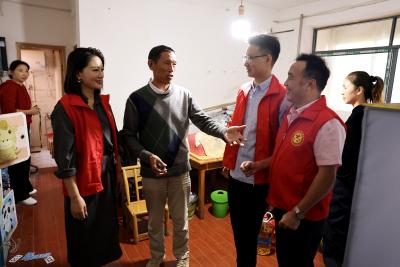 筑梦爱心协会走访慰问社区困难居民