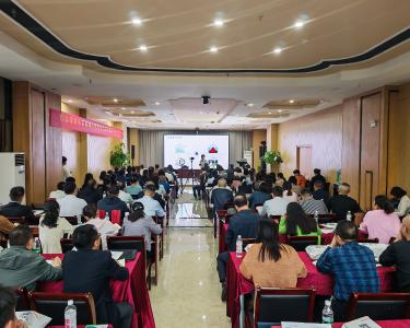 筑牢心理防线 护航学生成长 咸安区学校心理健康与危机干预培训开班