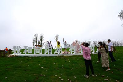 抖音达人齐聚向阳湖湿地，预热9月28日盛大开园