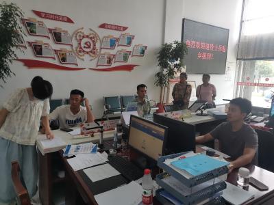 区退役军人事务局：“一站式”服务 暖心迎接退役士兵返乡