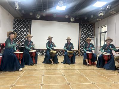 凤凰社区：公益课堂点亮居民文化生活