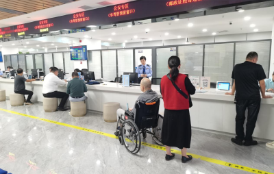 温泉街道白茶社区：爱心接力 情暖初秋