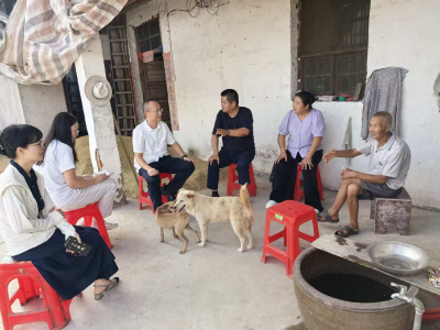 汀泗桥镇程益桥村：入户走访暖民心 精准服务护民生