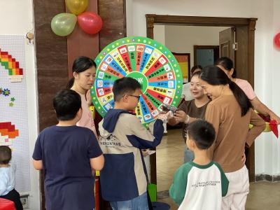 凤凰社区：“知识转盘”进小区，绿色理念入人心