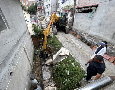 温泉街道南昌路社区：修复路面解民忧 焕新巷道护安全