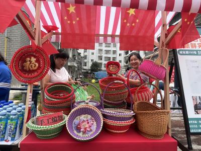 双龙社区：逛邻里集市 享幸福时光