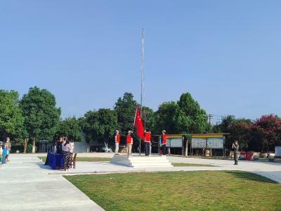 张公学校：迷彩青春正激昂 壮志凌云启新程