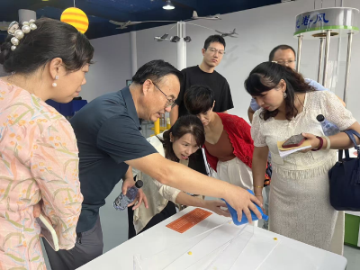 咸宁市第十六小学赴市实验小学开展观摩交流活动