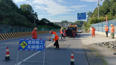 咸安公路护航金秋旅游季 打造“畅安舒美”公路出行环境