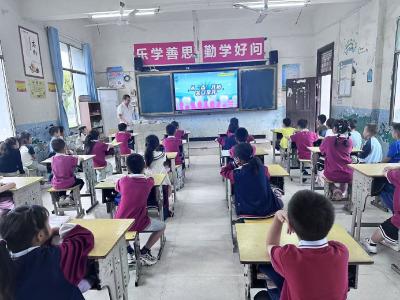 向阳湖镇开展“全国爱牙日”主题科普进校园活动