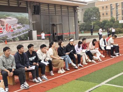 咸宁东方外国语学校：名师引领促成长 体育教研共提升