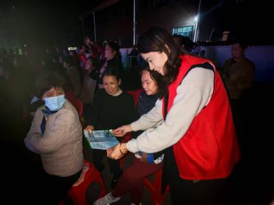 文笔路社区：环保晚会燃情开演，垃圾分类理念深植人心 