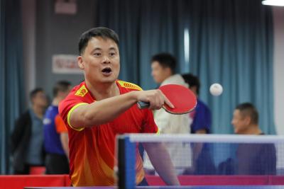 组图：银球飞舞，咸安职工展风采