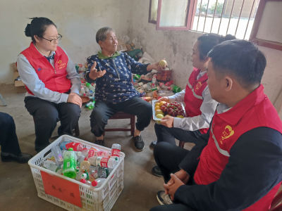 湖北交投京珠运营公司：“瓶”聚爱心，情暖重阳