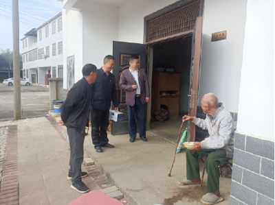 区总工会：志愿相伴暖重阳 真情慰问沁人心