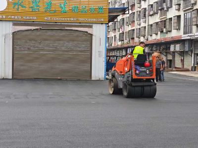 凤凰社区：旧路换新装，居民出行更舒畅