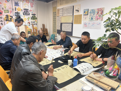 凤凰社区：邻里驿站暖人心，全龄悦享乐不停