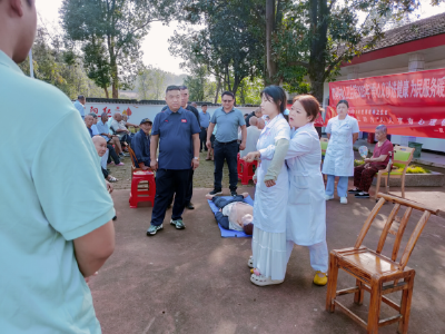 健康体检+心理疏导 把 “健康驿站” 搬进晨光里