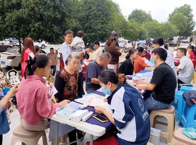 浮山街道甫兴社区：便民服务进社区 暖心服务零距离