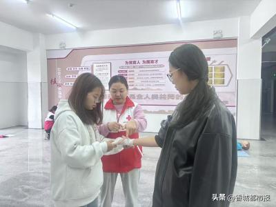 湖北健康职业学院红十字活动月结硕果——56名师生登记器官捐献