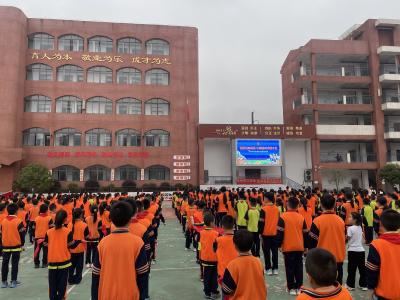 强国复兴有我 争当新时代好少年 咸安举办少先队示范性入队仪式