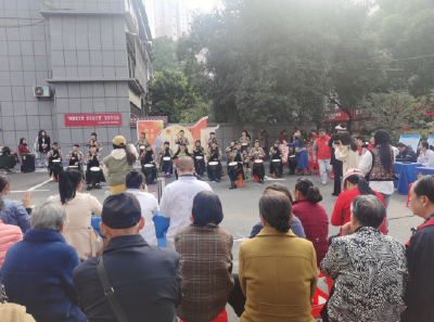 花坛社区：银龄逐梦迎重阳，健康运动伴我行