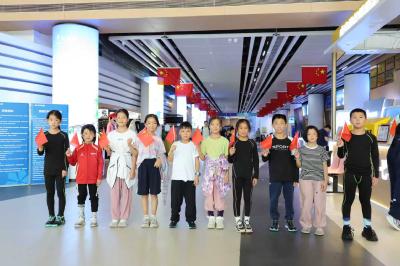 打卡咸宁际华园！滑雪教学、雪人涂鸦……节日氛围感拉满