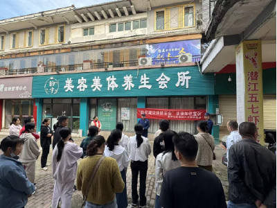 温泉街道滨河社区：消防课进商业街 商户练技筑安全