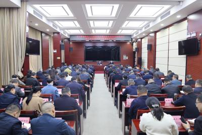 学习贯彻党的二十届四中全会精神市委宣讲团咸安报告会暨区委理论学习中心组集体学习会议举行 加快推动四中全会精神落地生根 奋力谱写中国式现代化咸安实践新篇章
