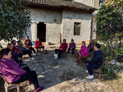 汀泗桥镇长寿村七组：小院“茶话会” 唠出晚年幸福味