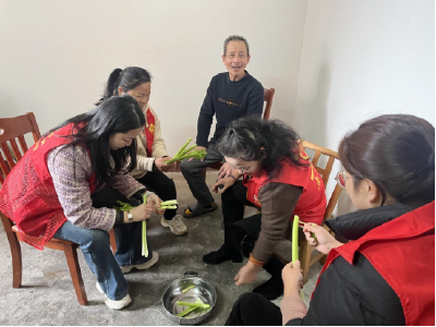 ​温泉街道学府社区：饭香话浓 冬日暖阳  