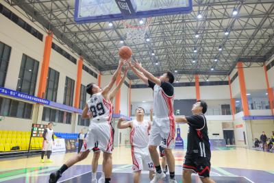 组图：咸安乡镇篮球赛四强落定，冠军之争即将打响