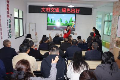 文明交通齐参与，绿色出行我先行