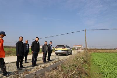 区市场监管局：深入田间地头 共谋乡村振兴